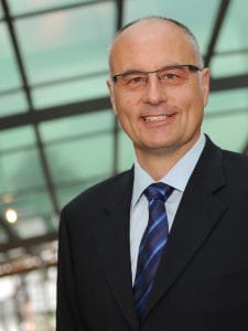 Dr. med. Wolfgang Miehlke, Leitender Arzt und Hüftexperte der ARCUS Kliniken.